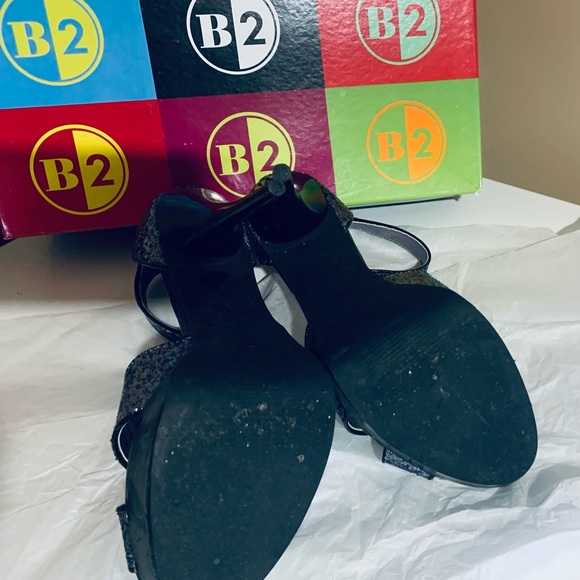 B2 New KALAIS Shoes - Picture 6 of 7